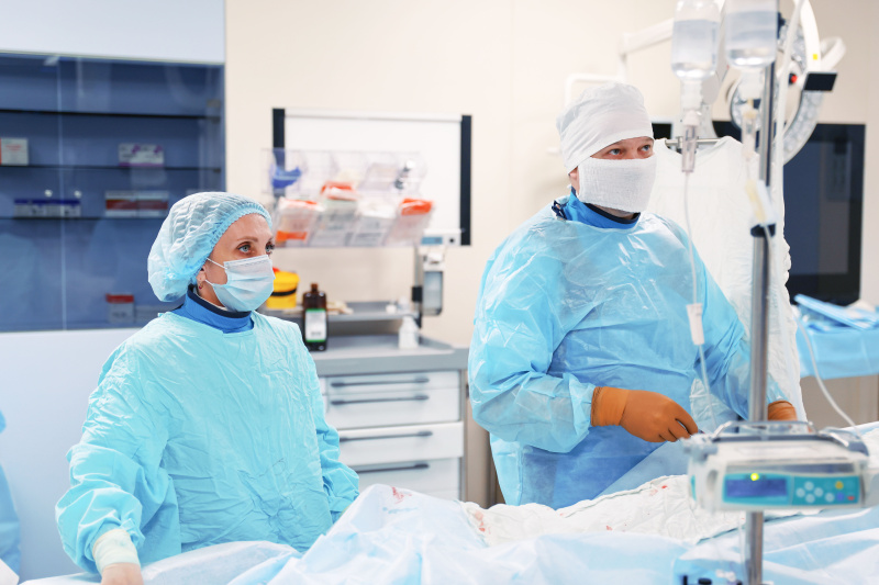 Врачи окружной клинической больницы спасли пациента, поступившего после серьёзной автомобильной аварии