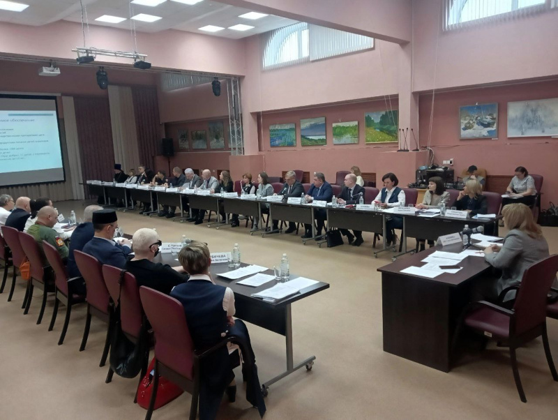 Руководитель поликлиники рассказала общественникам об улучшении качества медицинской помощи и борьбе с дефицитом врачей