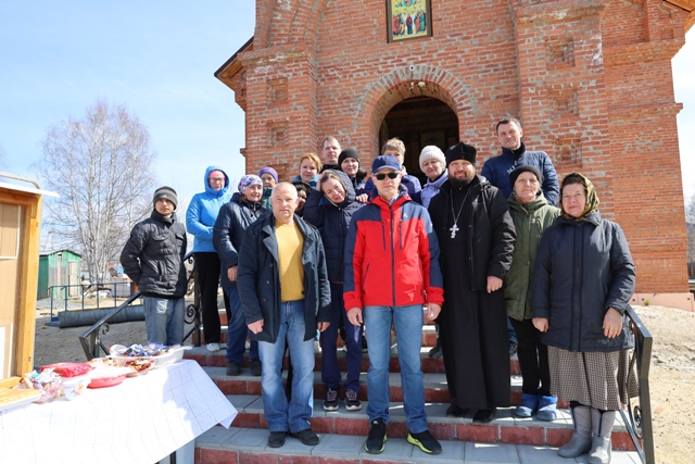 Сотрудники Советской районной больницы приняли участие в общегородском субботнике 