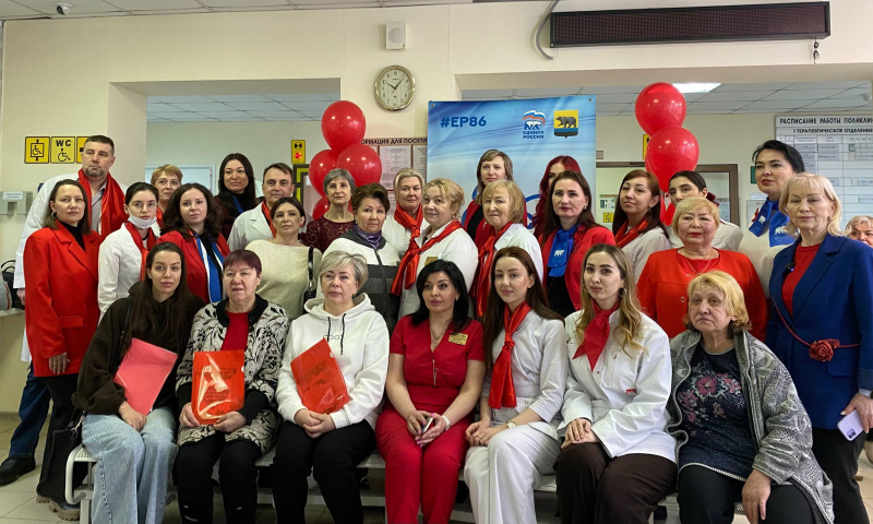 30 женщин приняли участие в акции «Красное платье. Сердце женщины» в Нефтеюганске