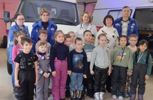 Даже маленькие дети хотят быть врачами