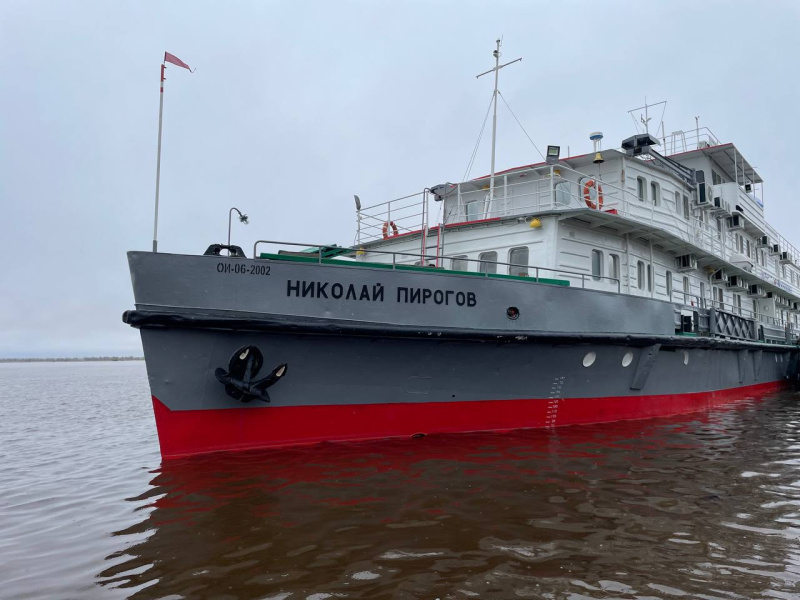 Плавполиклиника «Николай Пирогов» отправилась в летнюю навигацию и проводит прием в первом населенном пункте 