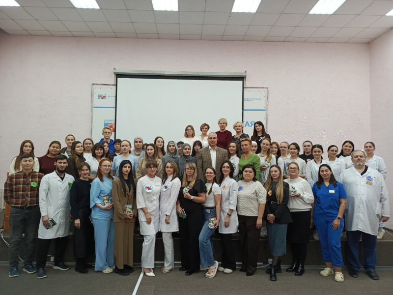 Молодые кадры укрепляют коллектив городской больницы