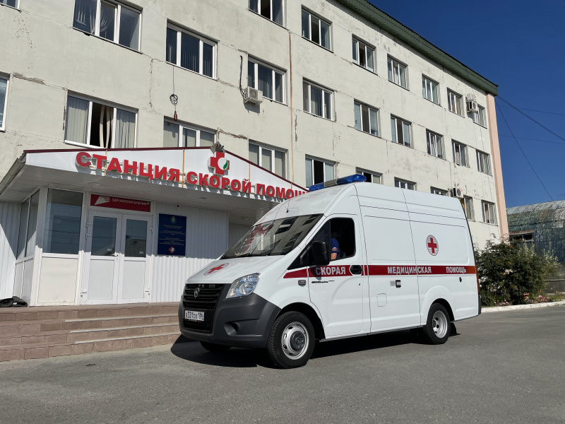 Новый автомобиль получила станция скорой помощи Нефтеюганска