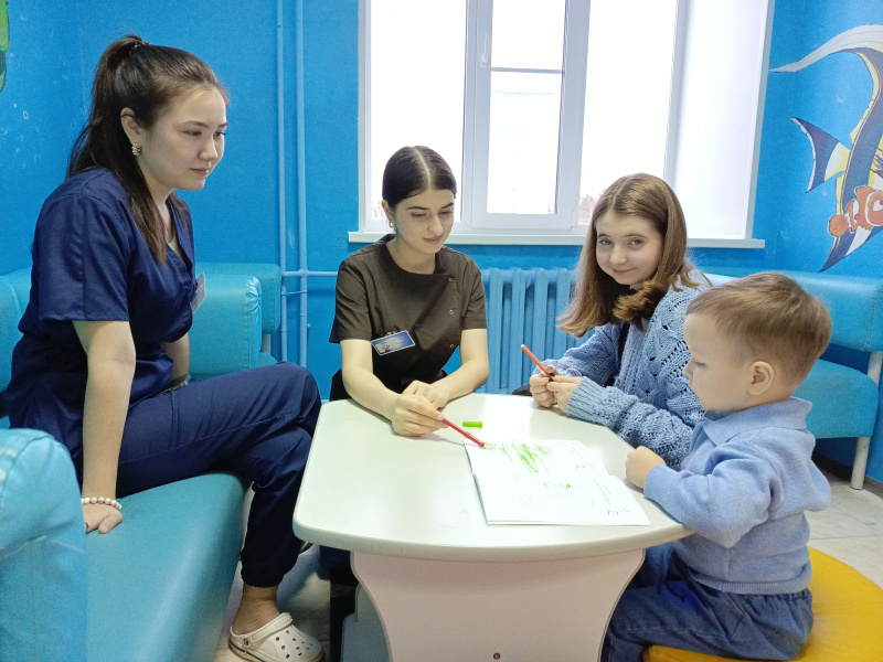 «Детские ладошки в руках Югры»: забота, которая рядом