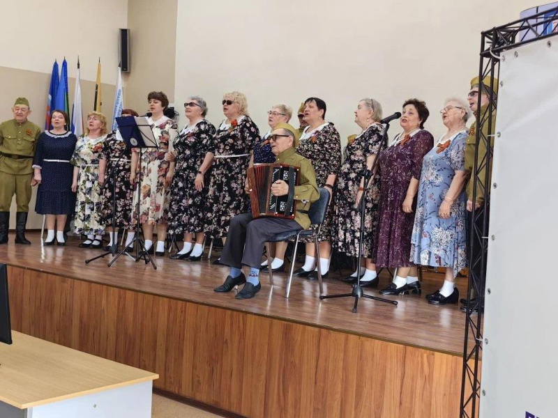 В Сургутской поликлинике №1 состоялась встреча сотрудников с творческим коллективом городского общества слепых