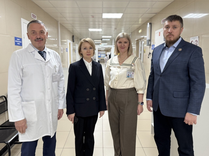 С рабочей поездкой окружную клиническую больницу посетила уполномоченная по правам ребенка в Югре 