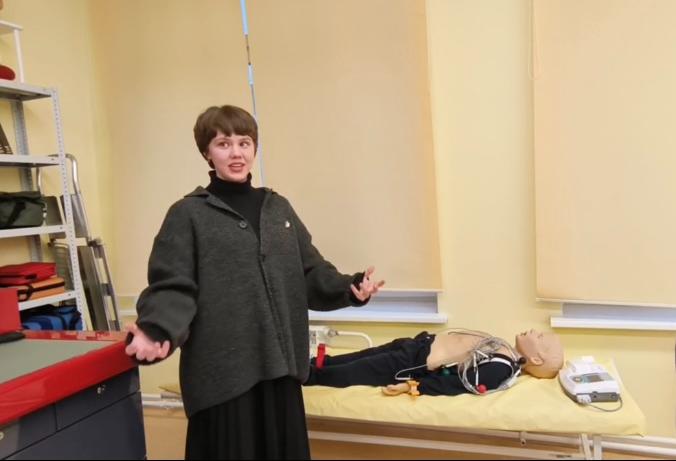 Главный врач перинатального центра Нижневартовска провела профориентационный урок в лицее