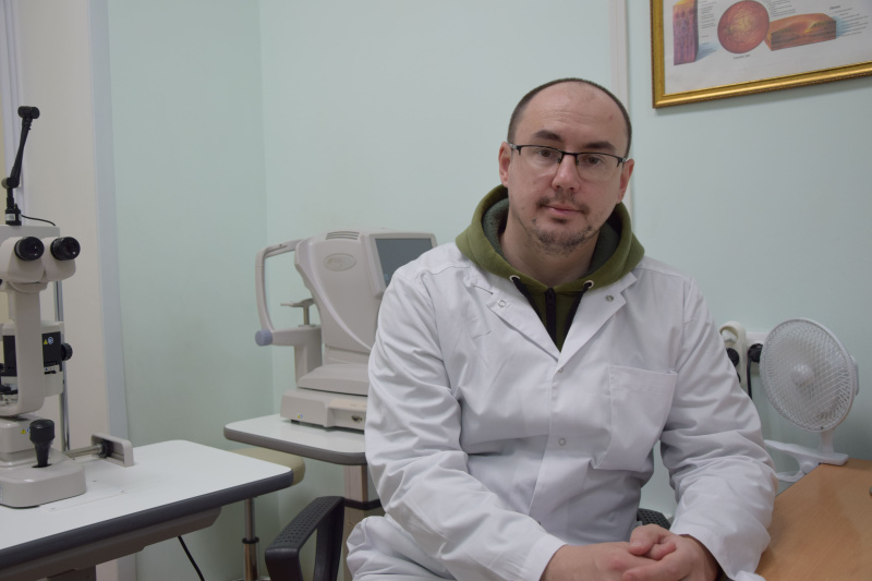 Доктор, которого очень ждали. В БУ «Няганская городская поликлиника» трудоустроен еще один врач-офтальмолог  