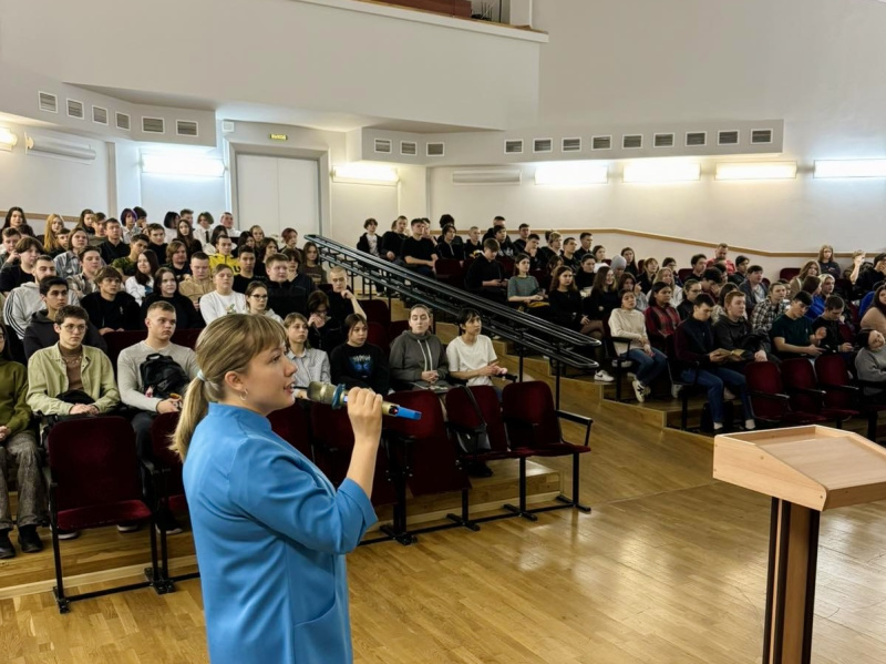 Врач-акушер-гинеколог провела встречи по профилактике ВИЧ среди студентов образовательных учреждений