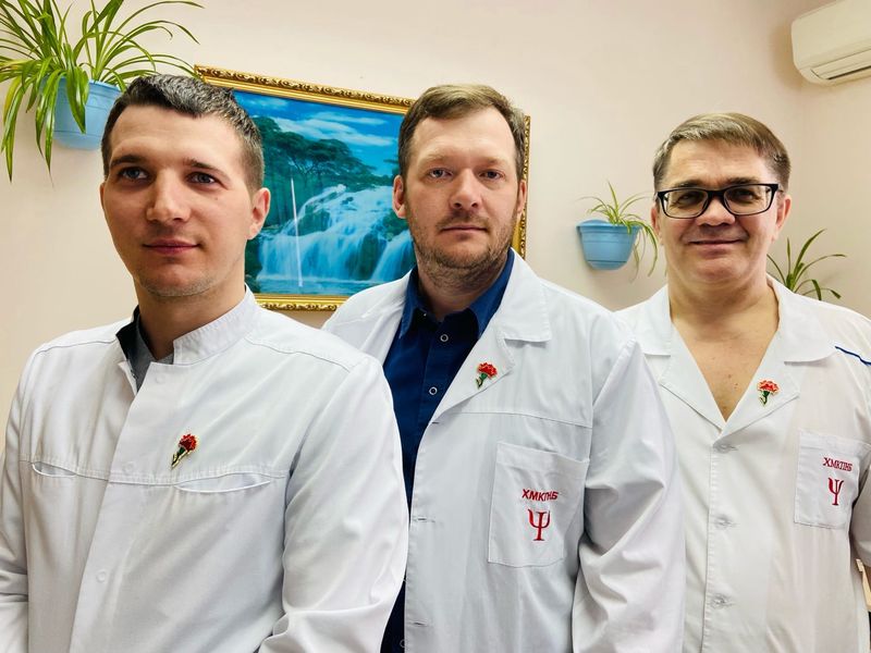 Сотрудники отделения неотложной наркологической помощи приняли участие в благотворительной акции «Красная гвоздика»