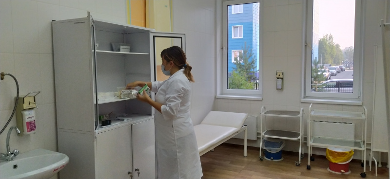 Медицинские кабинеты образовательных учреждений Нягани готовятся к новому учебному году