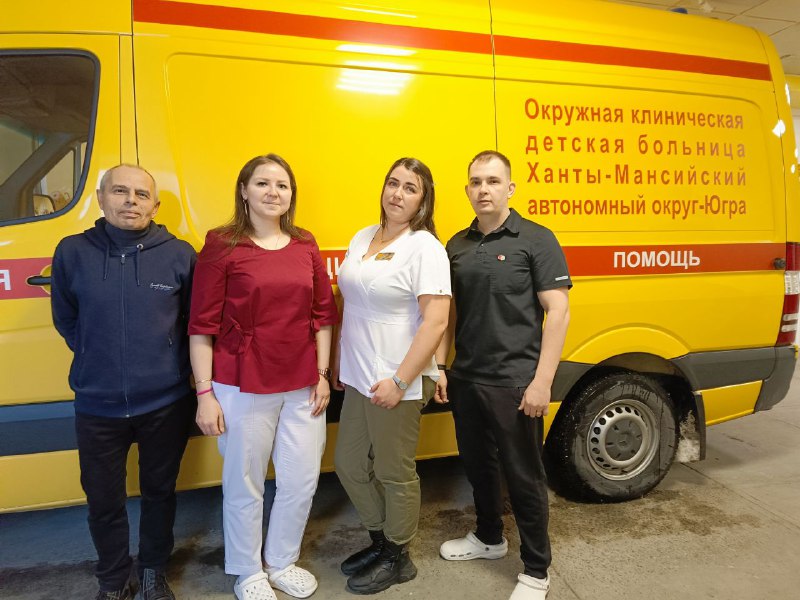 Реаниматологи детской больницы спасли мужчину после тяжелого ДТП на трассе