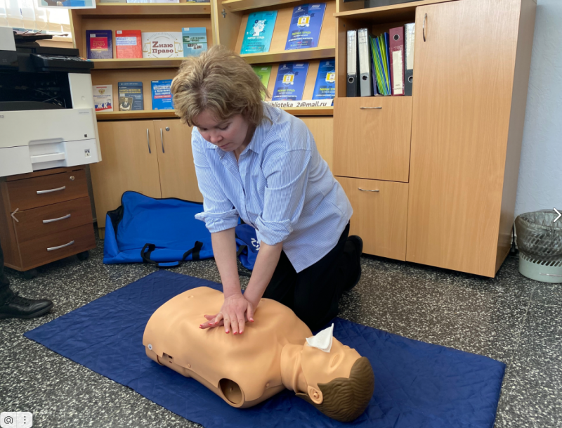 Важность обучения первой помощи: мастер-класс для сотрудников библиотеки