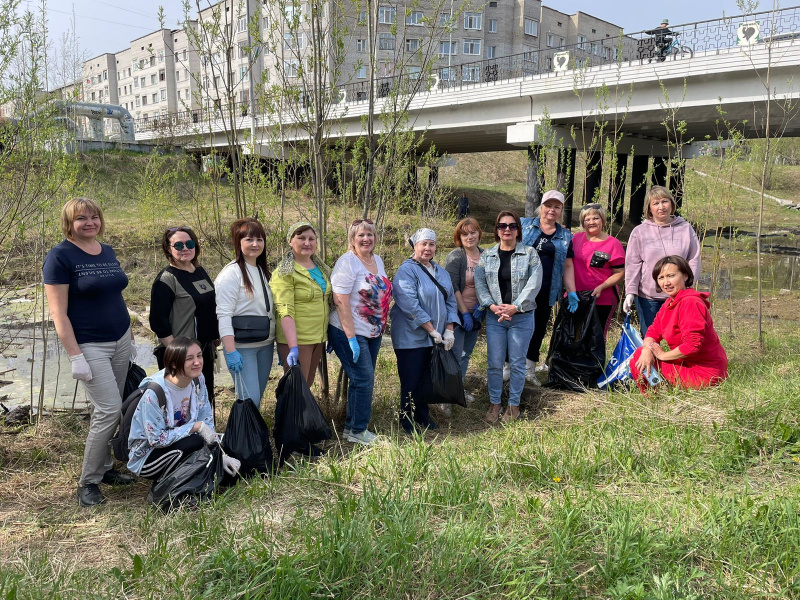 Стоматологи Мегиона приняли участие в экологическом субботнике