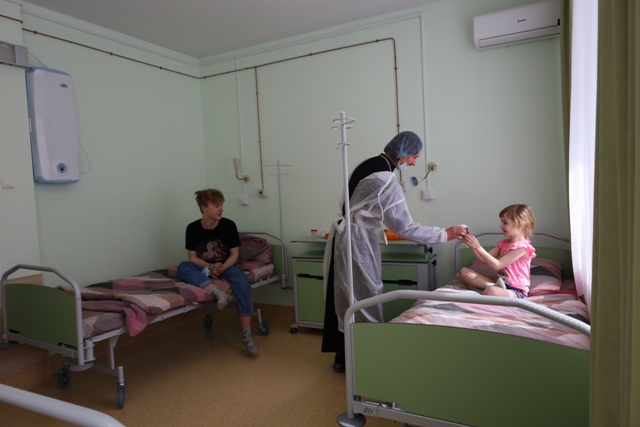 Священник поздравил пациентов Советской районной больницы с Пасхой
