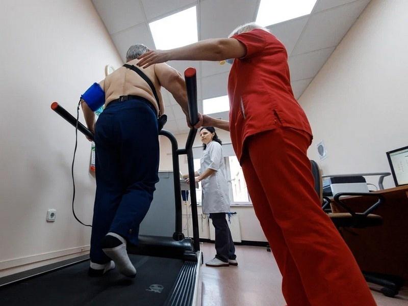 В ОКБ Ханты-Мансийска сохраняют и продлевают жизни людей пожилого и старческого возраста