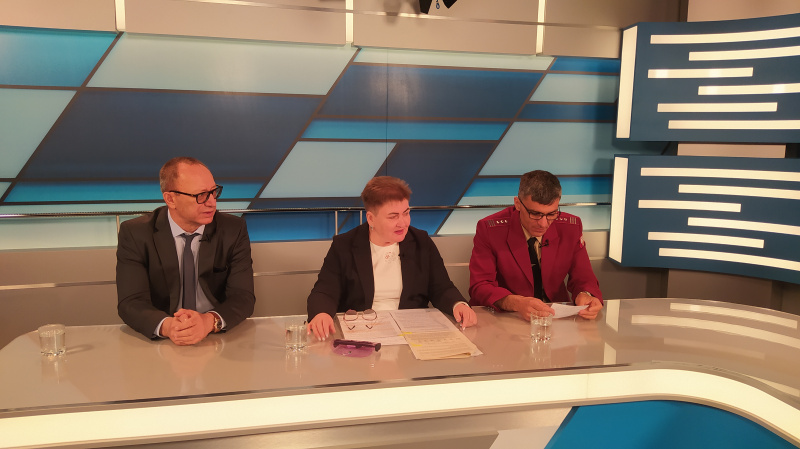 О клещах, COVID-19  и профессиональном празднике  в прямом эфире