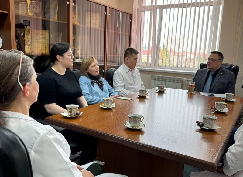 Александр Нохрин провел традиционную встречу с новыми врачами больницы