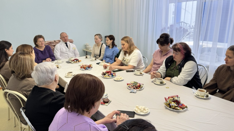 В окружной клинической больнице состоялась встреча, приуроченная к Международному женскому дню