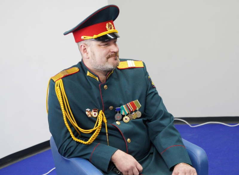 Участник СВО, сотрудник травмбольницы провёл Урок мужества для сургутских школьников