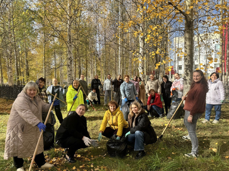 Медики Лангепаса приняли участие в городском субботнике
