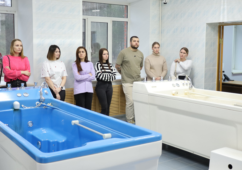 Врачи и медицинские сестры детской поликлиники АУ "Советская районная больница" посетили реабилитационный центр