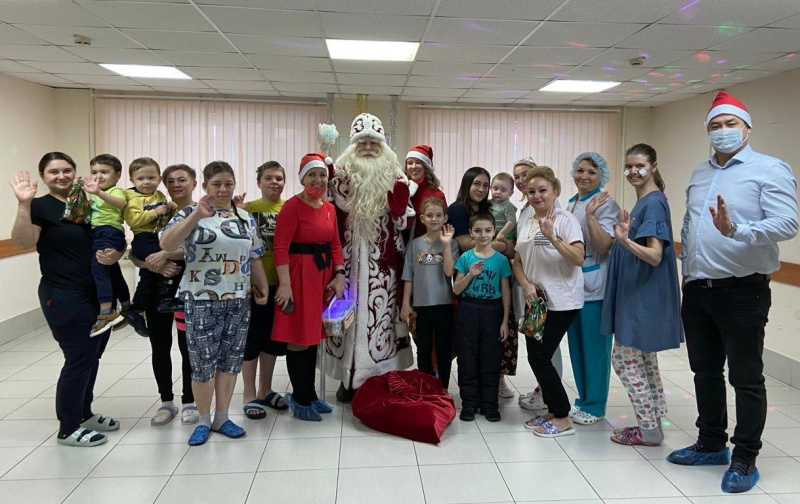 Новогоднее чудо для маленьких пациентов окружной клинической больницы в Сургуте