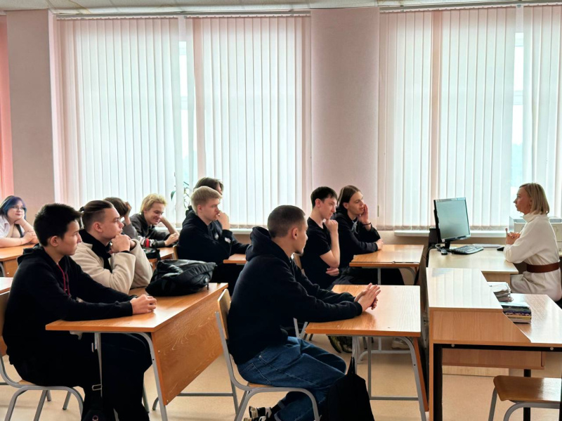 Студенческая поликлиника провела профилактические беседы о последствиях употребления вейпов 