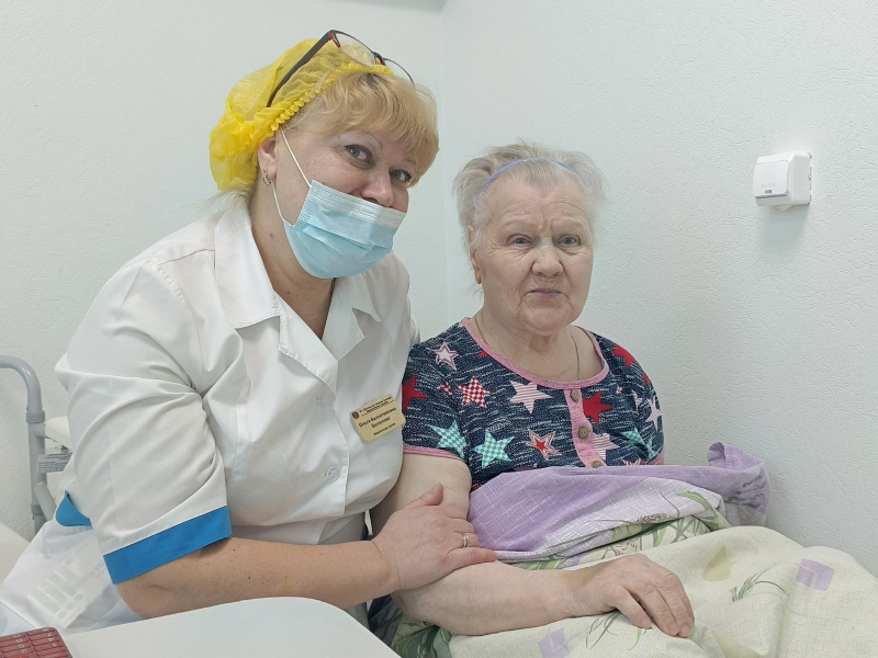 Жительница блокадного Ленинграда получает медицинскую помощь в стационаре БУ «Лангепасская городская больница» 