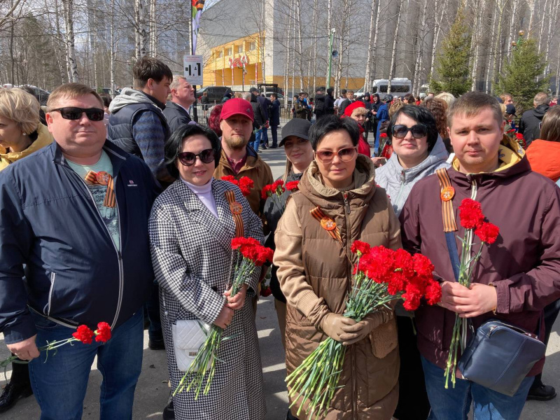 В парке Победы медики возложили цветы