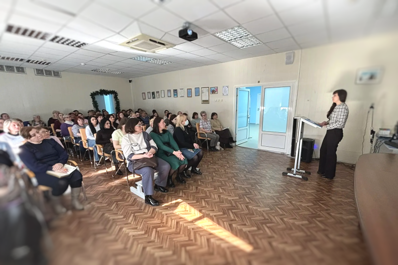 В преддверии летней оздоровительной кампании медицинские работники детской поликлиники проходят повышение квалификации 