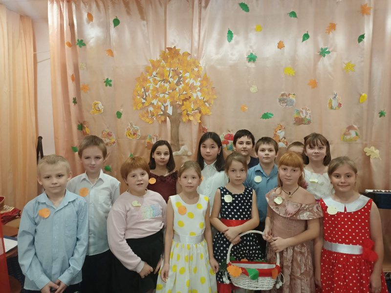 Пациенты детского санатория встретили осень