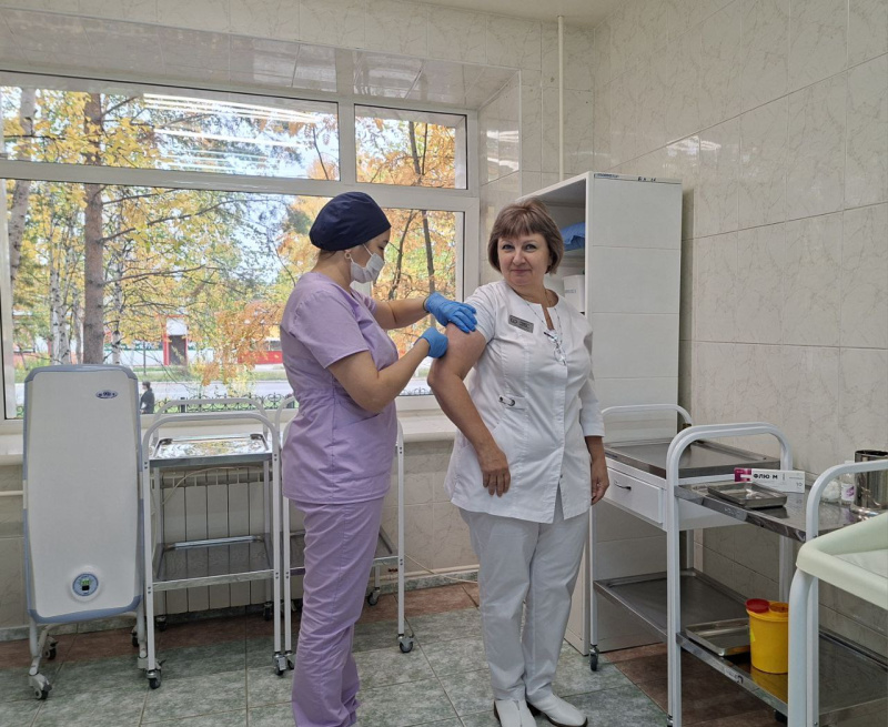 Акция за вакцинацию против гриппа в Лянторе