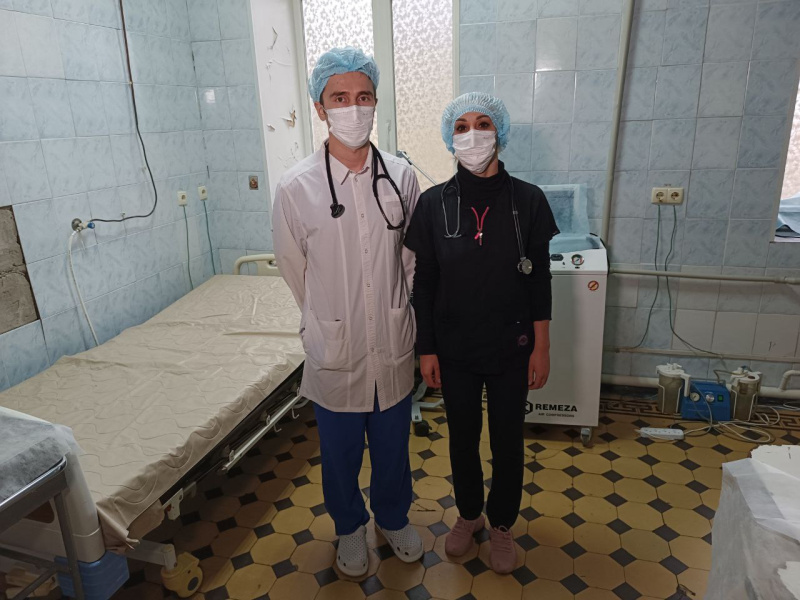 Человечность и милосердие - основа профессии. Врачи из Югры спасают жизни в Макеевке