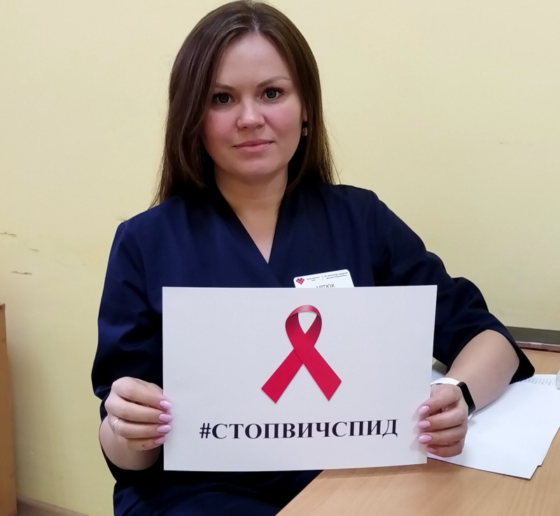 Няганские медики провели флешмоб и беседы со школьниками в рамках акции #СТОПВИЧСПИД