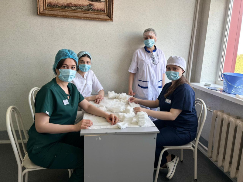 Студенты медицинских колледжей проходят практику в радужнинской больнице