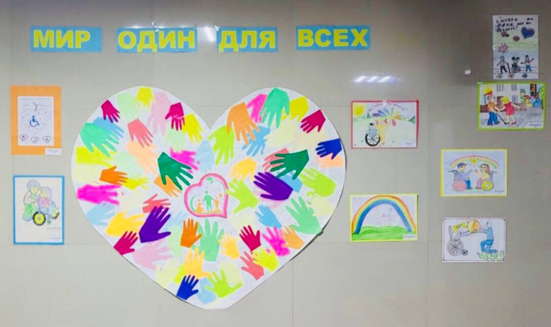 Творческая выставка в поликлинике Сургута