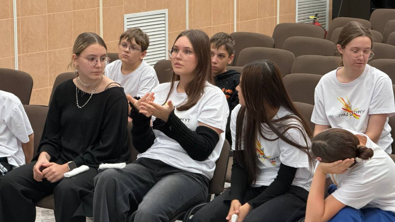 Навык на всю жизнь: сургутские школьники во время осенних каникул научились оказывать первую помощь пострадавшему