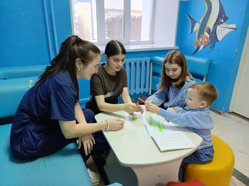 «Детские ладошки в руках Югры» здоровье и забота для детей героев