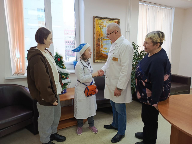 В новогодние каникулы в БУ «Когалымская городская больница» была реализована благотворительная инициатива, направленная на исполнение желаний детей