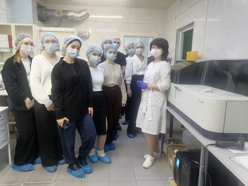 Экскурсия в лабораторию учащихся медицинского класса