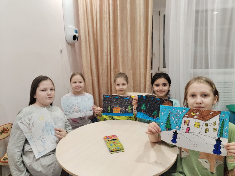 Пациенты дети рисуют зимнюю сказку