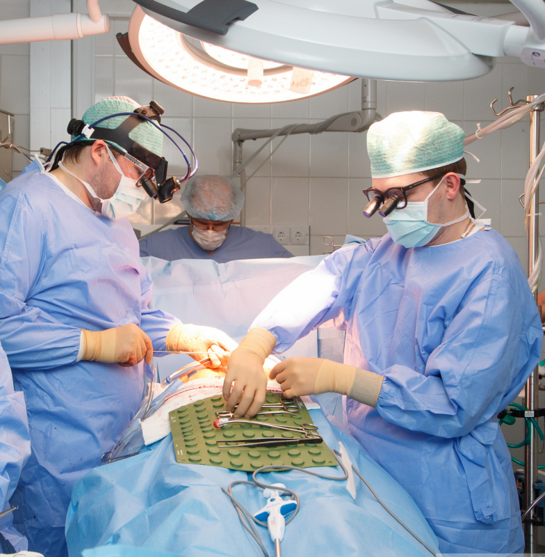 Диализному пациенту кардиохирурги Ханты-Мансийска спасли сердце и сохранили родной клапан 