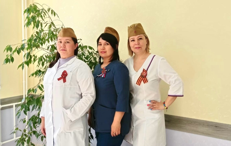 Медицинские работники детской поликлиники Нижневартовска поддержали акцию «Георгиевская ленточка»