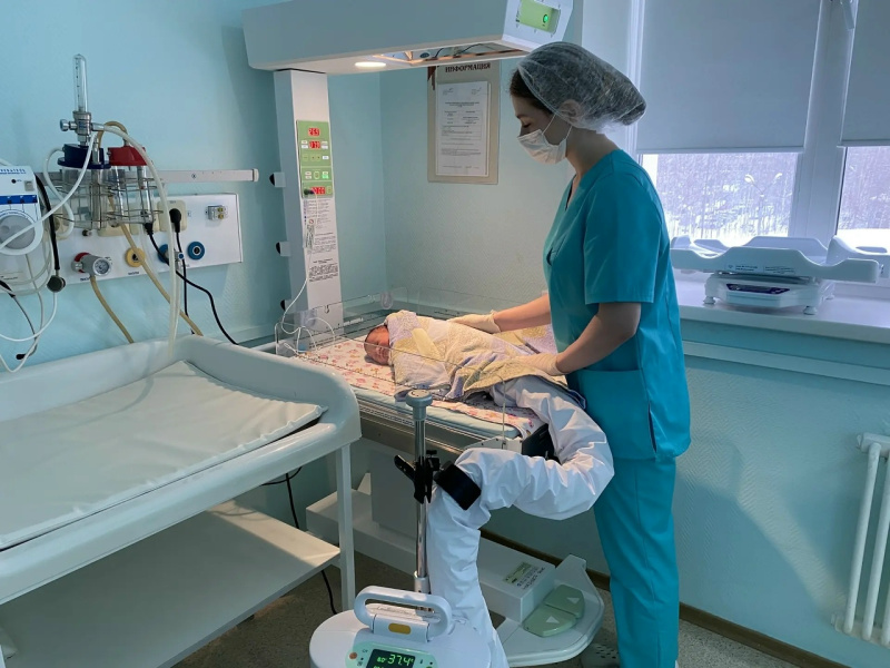 Тепло для самых маленьких: новое оборудование в отделении новорожденных перинатального центра Нижневартовска