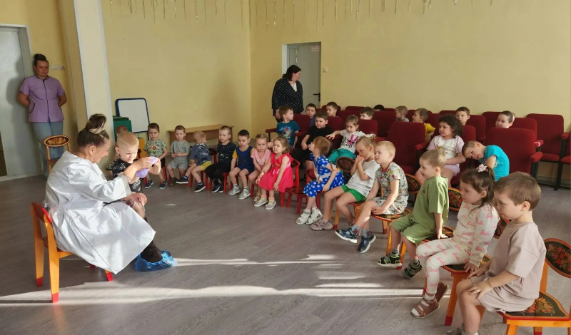 Врач-стоматолог провела урок гигиены для детей дошкольного возраста