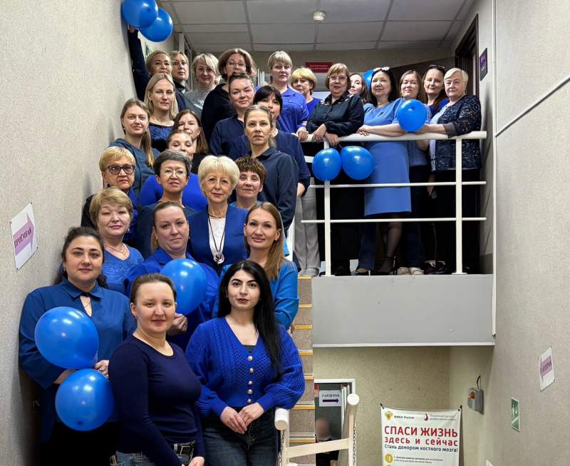Коллектив КУ «Станция переливания крови ХМАО-Югры»» присоединилась к акции «Синий День»