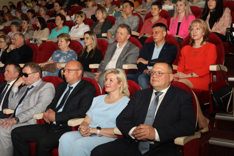В Лангепасе чествовали медицинских работников