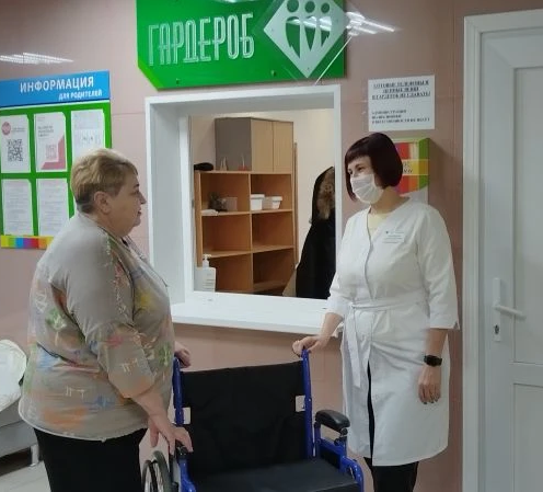 Няганская детская поликлиника приняла подарок от жительницы города